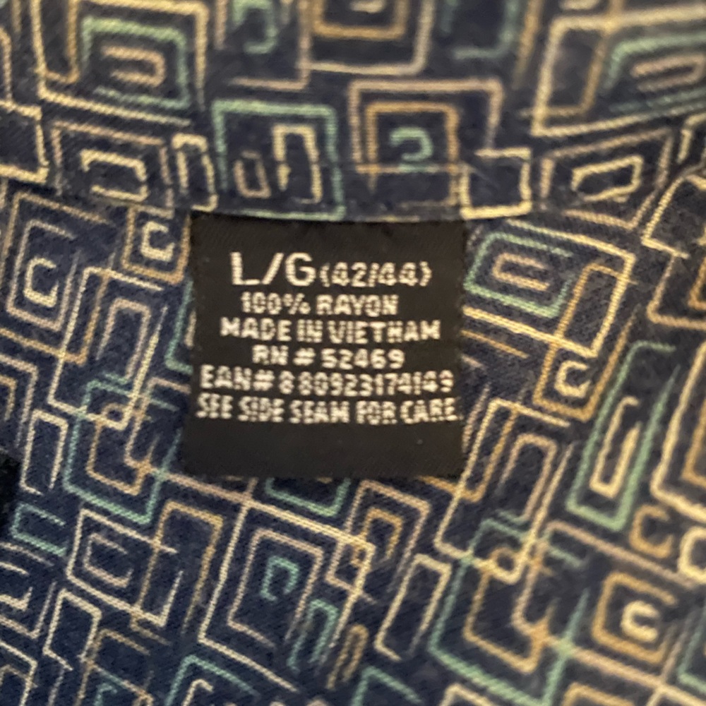 Geometric Pattern Shirt - Picture 4 of 5